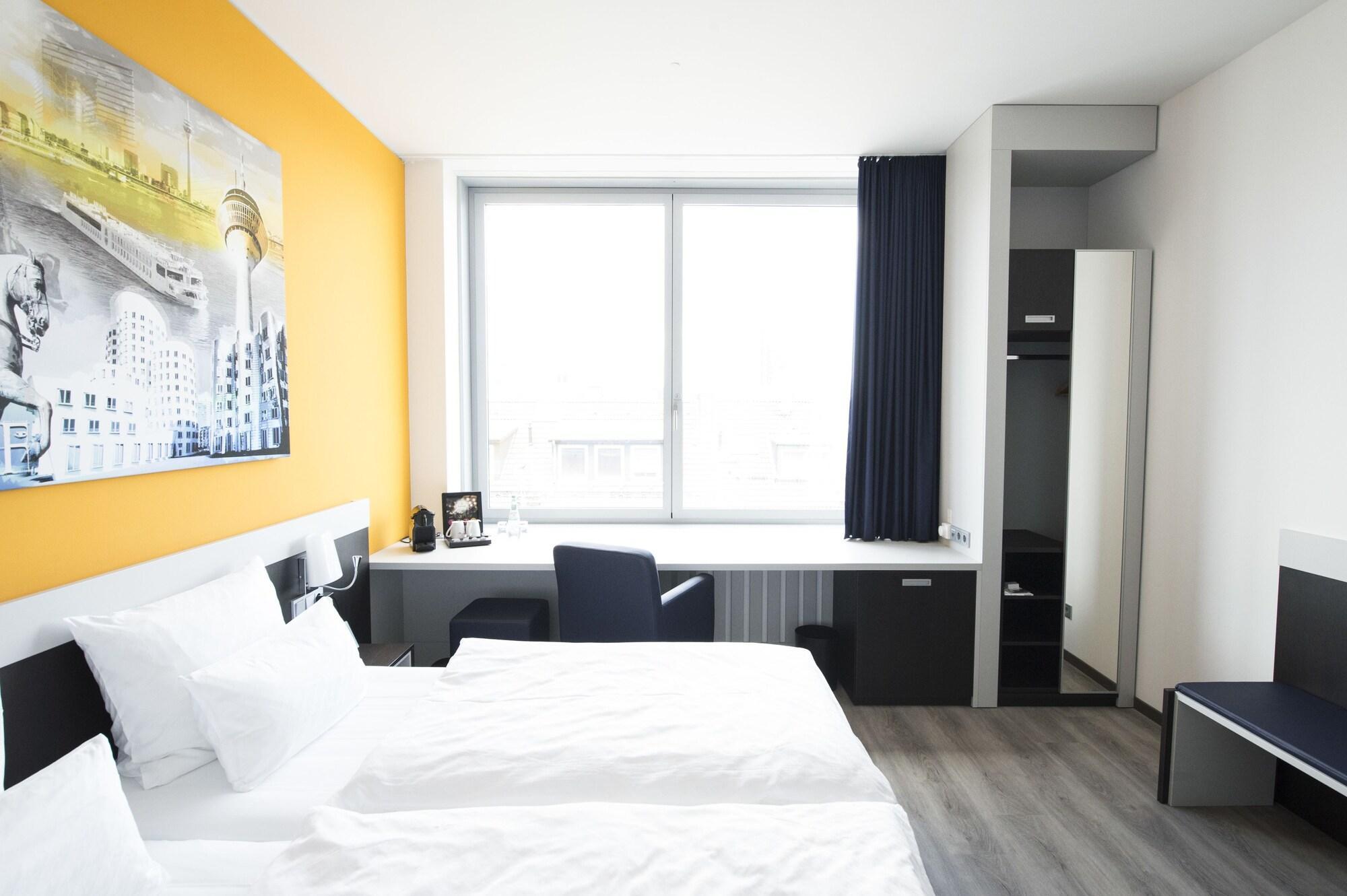 Отель Carathotel